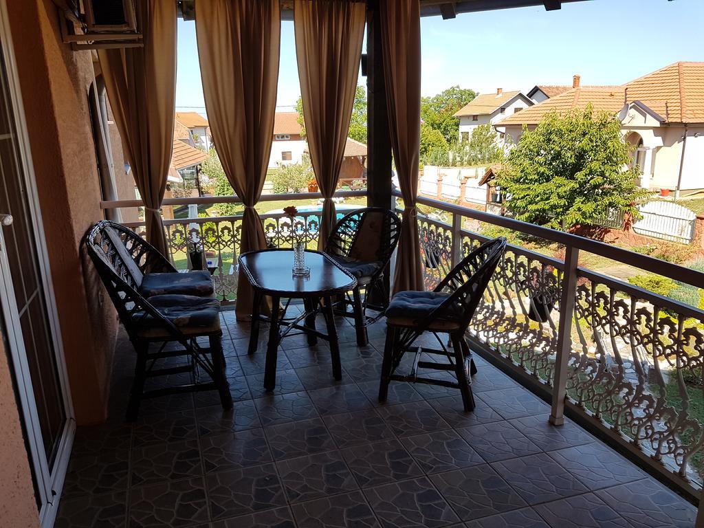 Guest House Rose Smederevska Palanka Екстер'єр фото