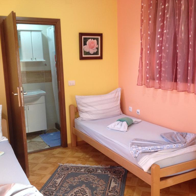 Guest House Rose Smederevska Palanka Екстер'єр фото